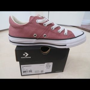 NWT Converse sneakers